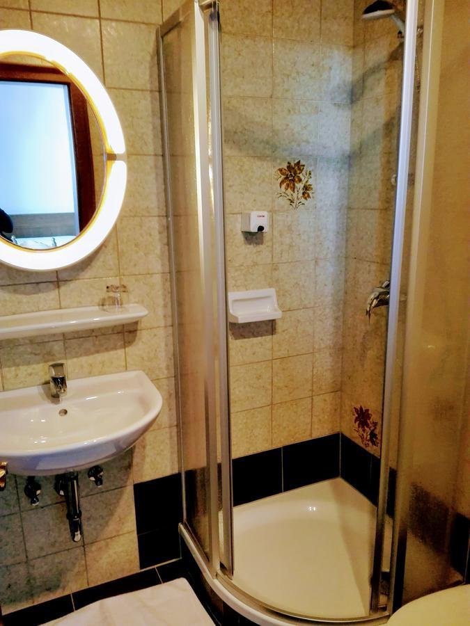 Mosers Pension Villach Ngoại thất bức ảnh