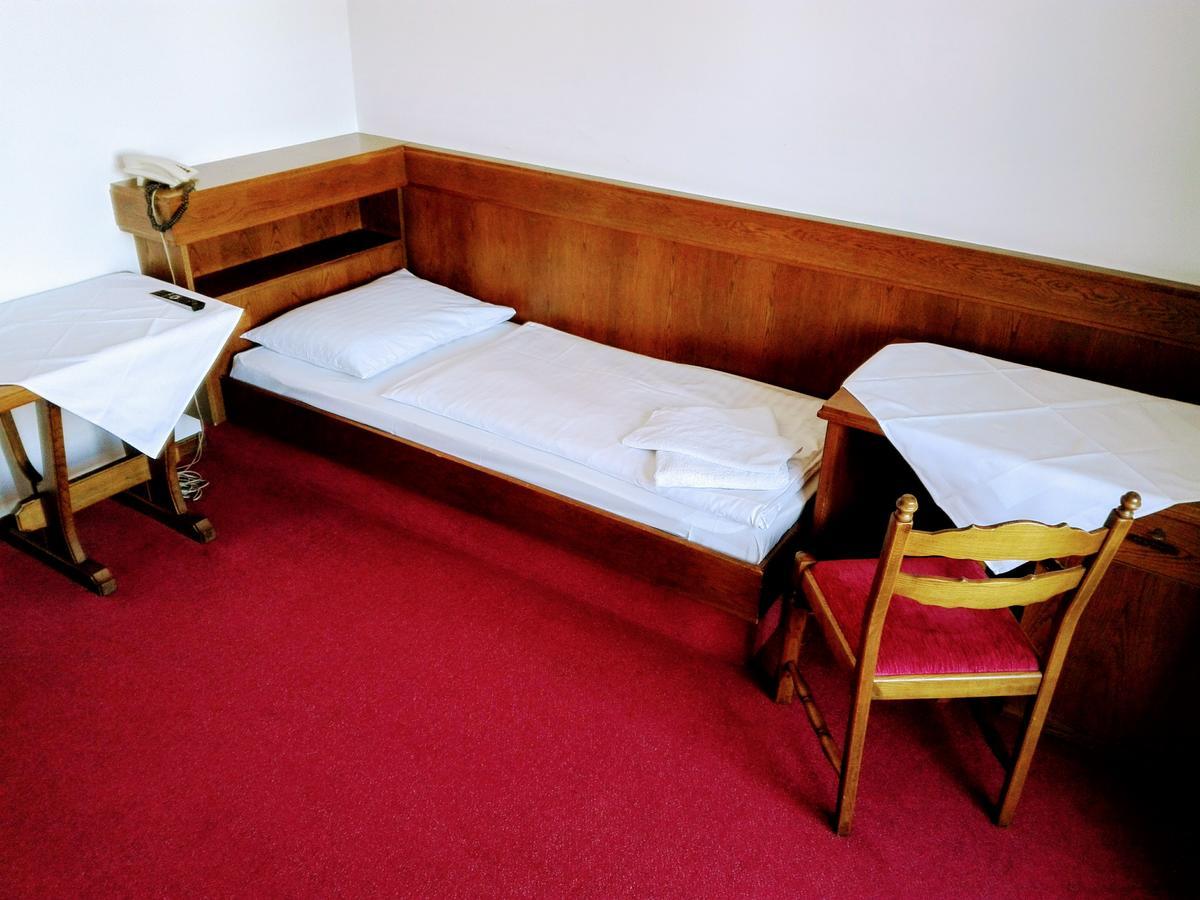 Mosers Pension Villach Ngoại thất bức ảnh