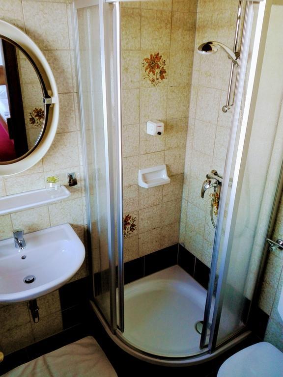 Mosers Pension Villach Ngoại thất bức ảnh